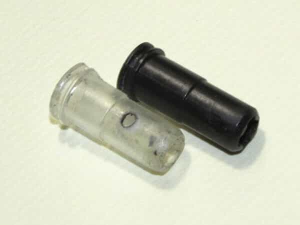 ノズルの中間位置に穴を開けてエアロスさせたノズル