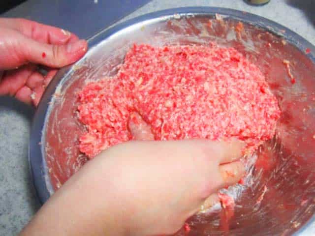 手ごねハンバーグ